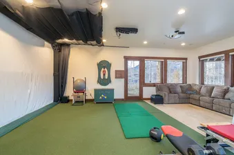 11 San Sophia Manor