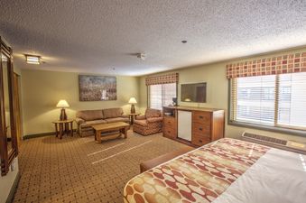 Village Hotel King (2)