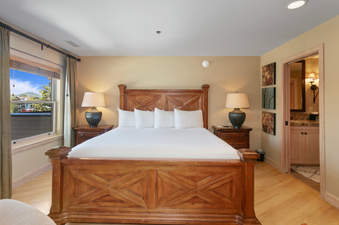 Royal Plaza 303