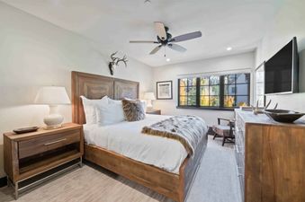 St James Place 427
