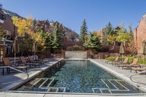 Outdoor swimming pool