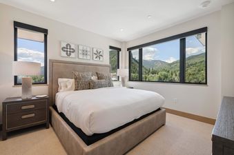 One Riverfront Condo 400