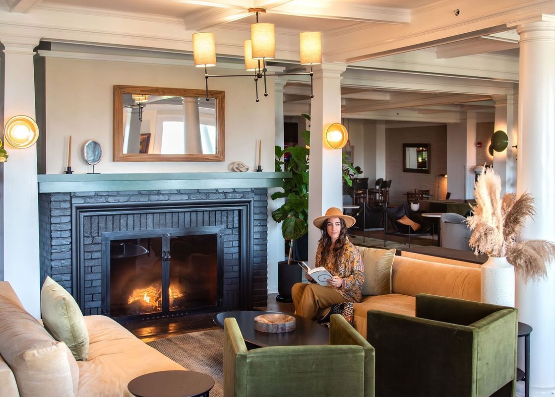 A well-appointed lounge area in the Mountain View Grand Resort and Spa Classic Room King Bed.