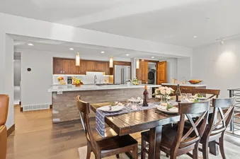 06 Dining Area