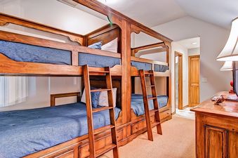 EastWestResorts HL405 Bunkroom