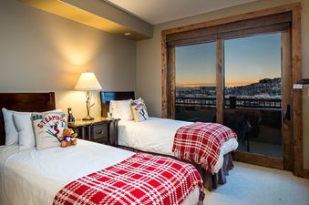 11 Edgemont 2405