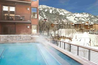 Hotel-Terra-Infinity-Pool
