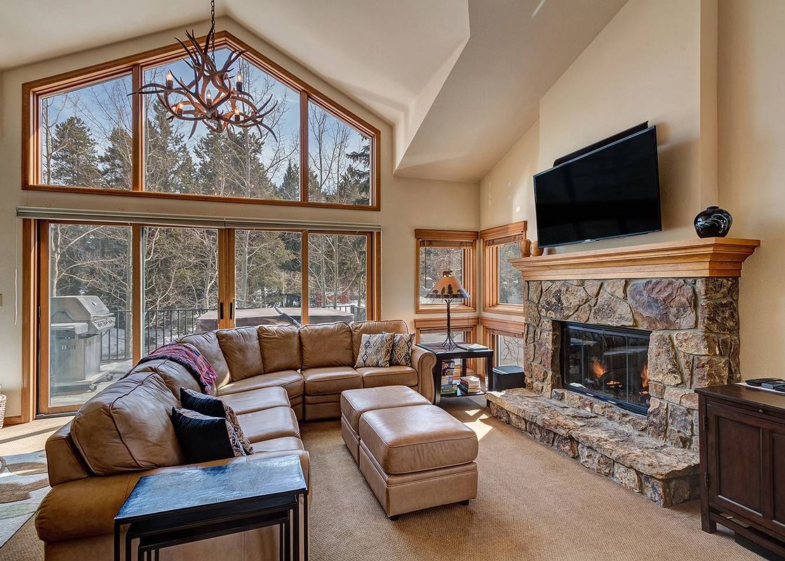 One Breckenridge Place 16