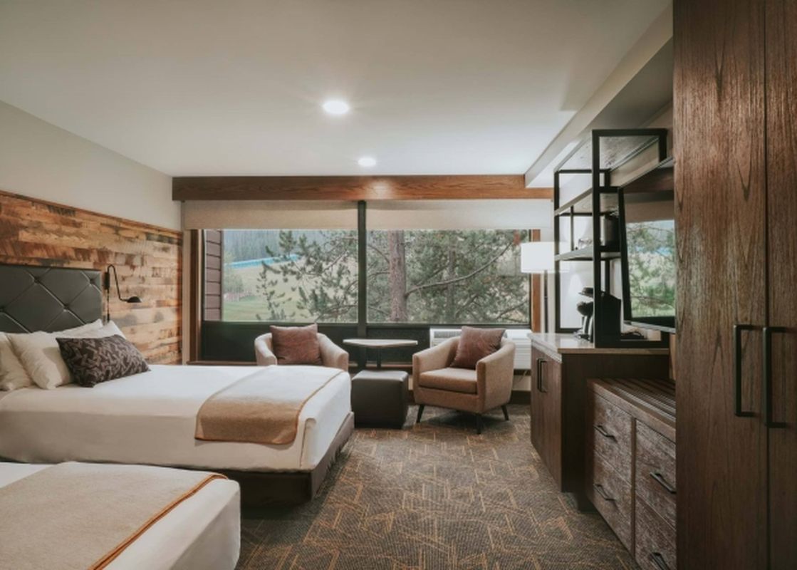 Huntley Lodge Two Queen Mountain View
