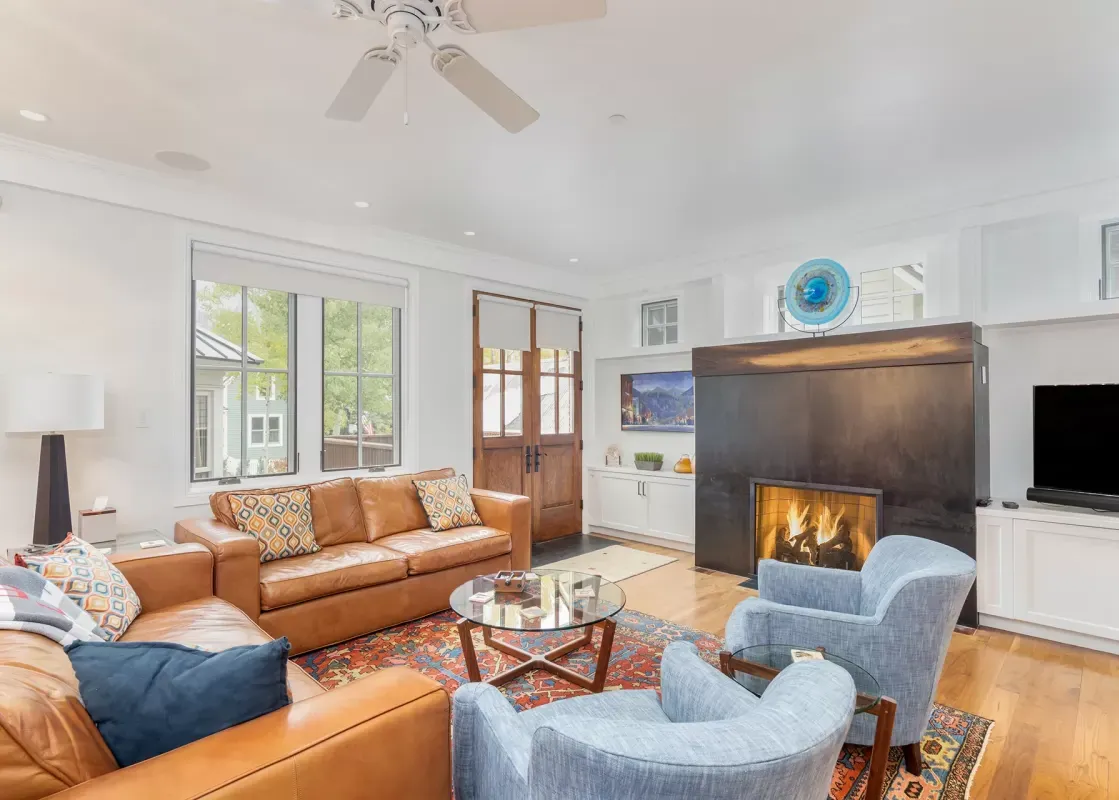 01 Living Room