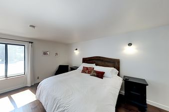 10 Bedroom 1