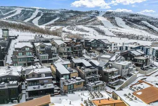 Ski-in Ski-out access
