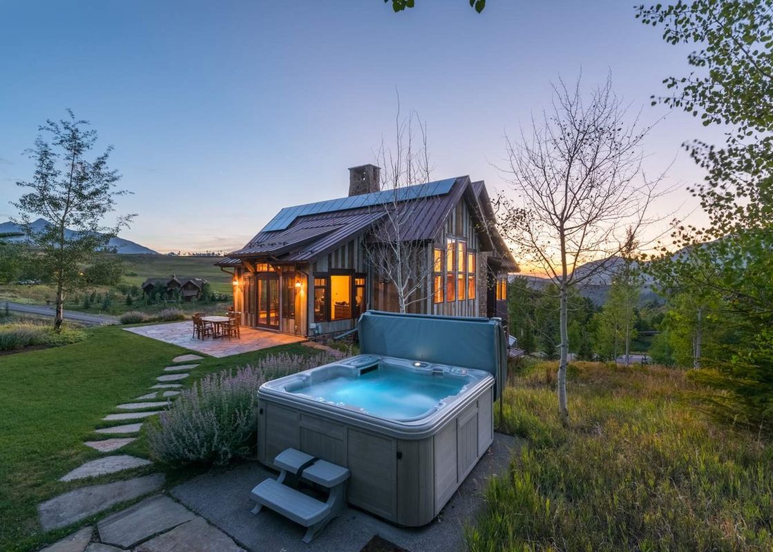 01 Knoll Top Retreat