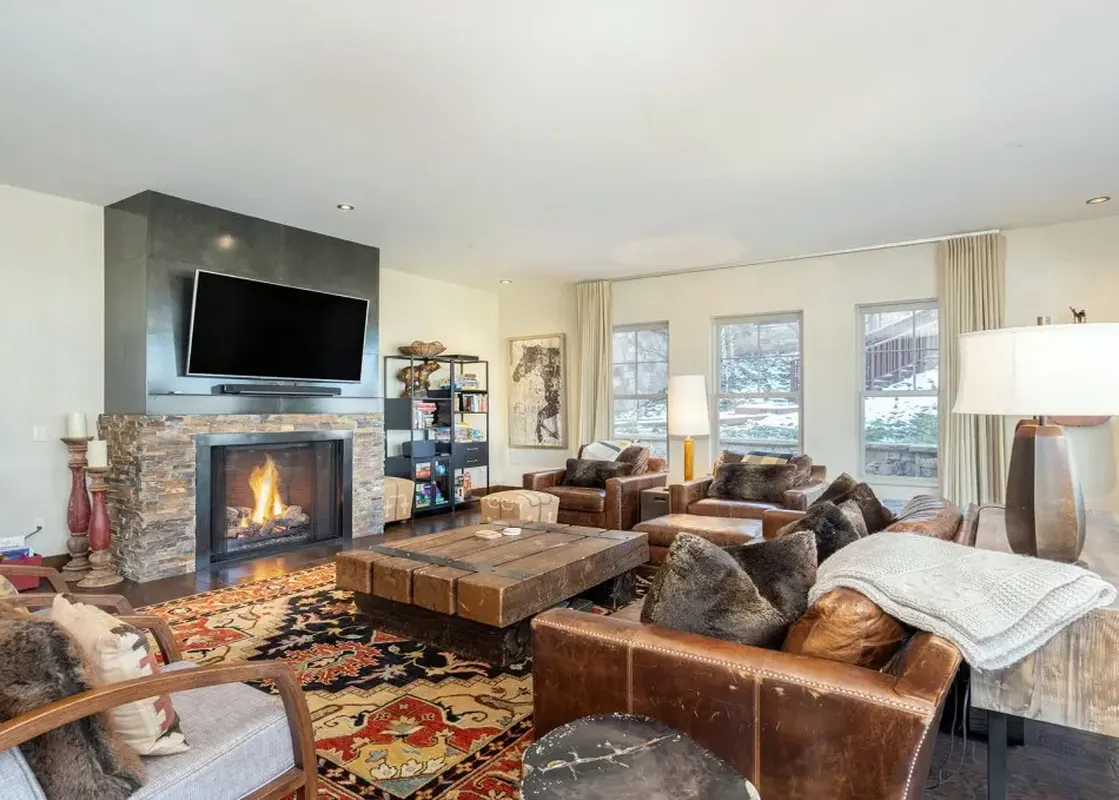 1-01-mv-cassidy-s-hideout-living-room1