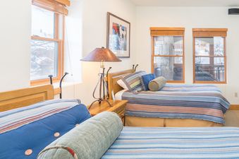 Bear Creek Lodge 212