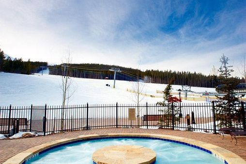 Outdoor Community Hot Tub