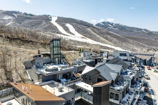 Ski-in Ski-out access