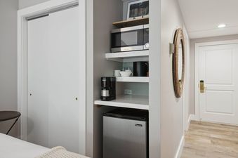 St James Place 333A
