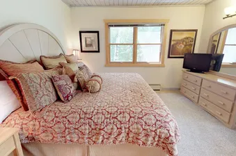03 Three Bedroom Deluxe Bedroom