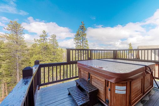 Private Outdoor Hot Tub