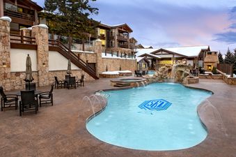 SEL Outdoor Pools Facing Spa Winter