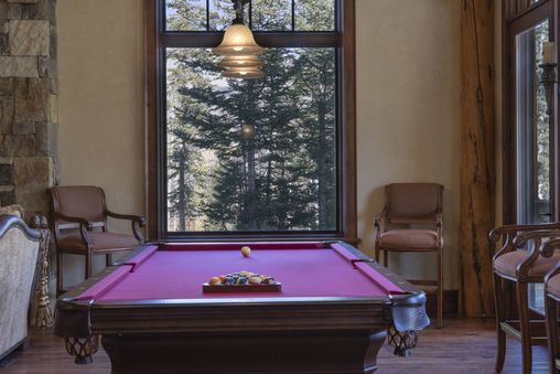 Games Room with Pool Table