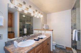 Bear Creek Lodge 106B