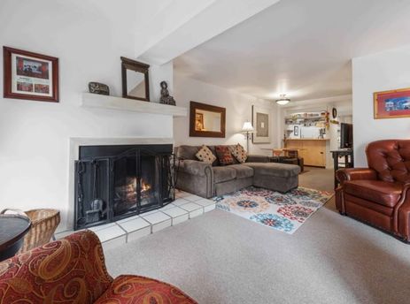 01 Living Room