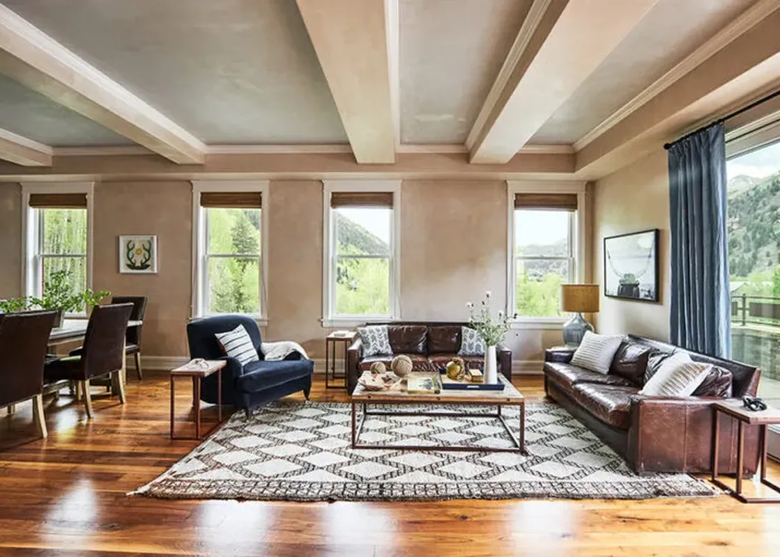 01 Slopeside Residence SW401