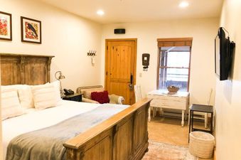 Bear Creek Lodge 111B