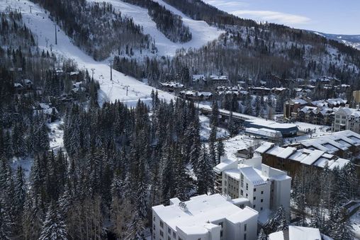 Ski in building access from the Eagle Bahn Gondola