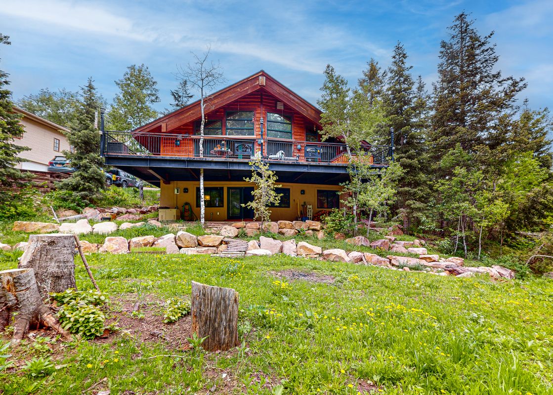 01 Ponderosa Retreat
