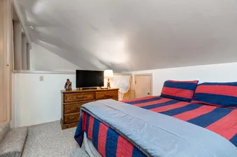 18 Bedroom