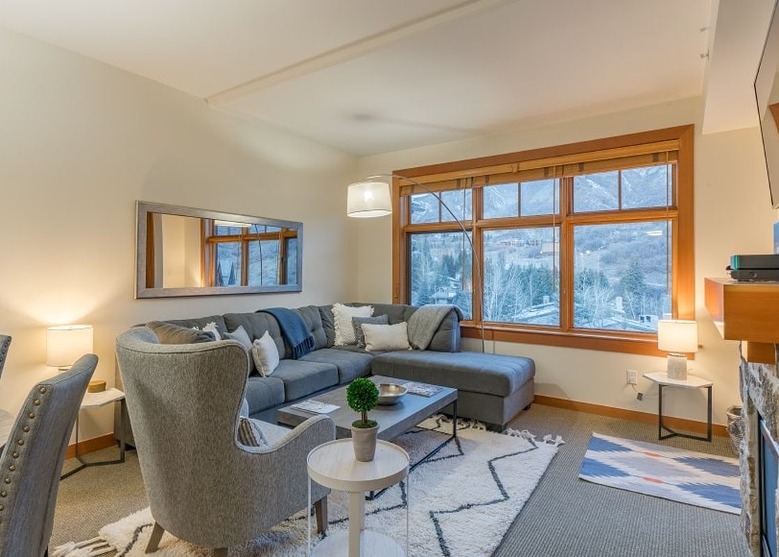 01 Living Room