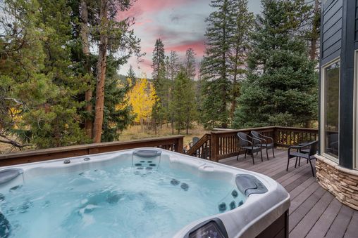 Private Outdoor Hot Tub