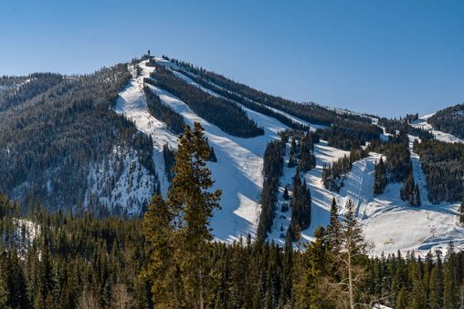 Ski slopes nearby
