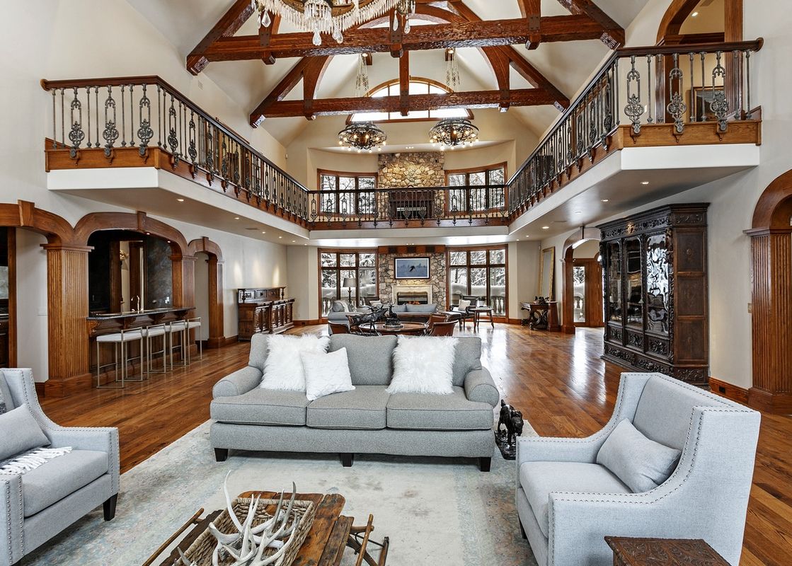02 Living Room