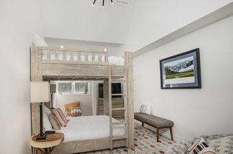 16 Bedroom