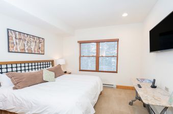 Bear Creek Lodge 203