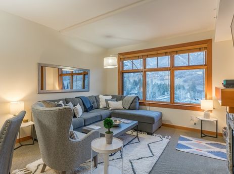01 Living Room