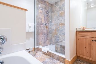 Bear Creek Lodge 203B