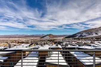 05 Expansive Views