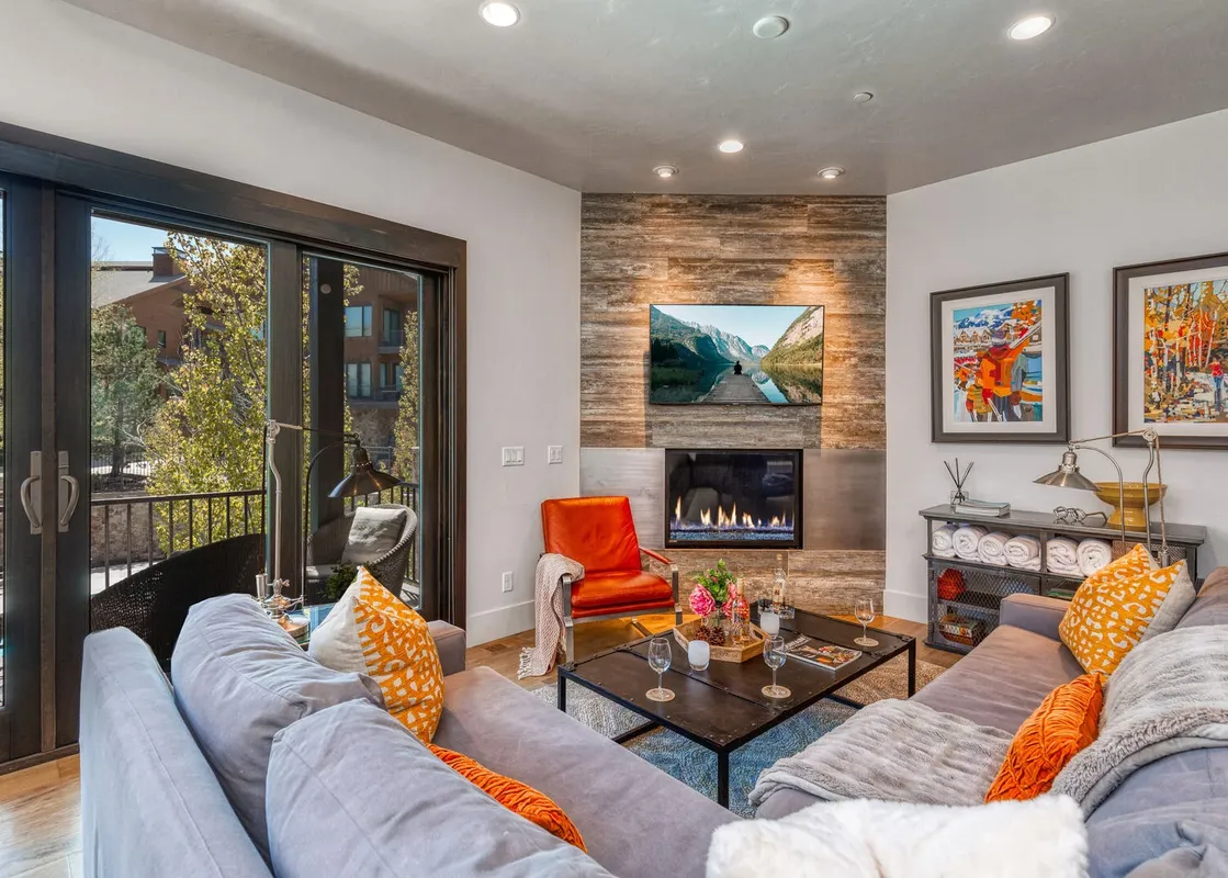 01 Abode at Juniper Landing