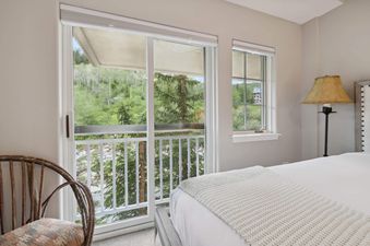 St James Place 333A