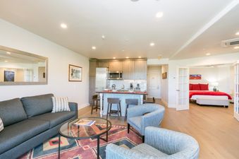 The living area of Peaks Penthouse 644 features comfortable seating and stylish decor.