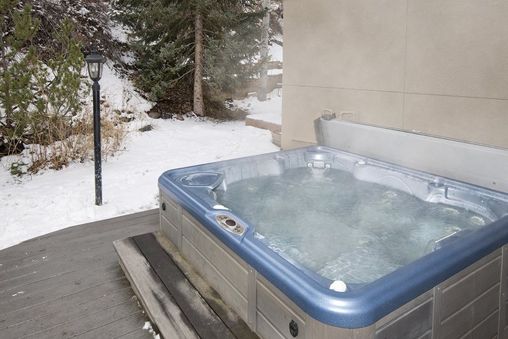 Private Outdoor Hot Tub