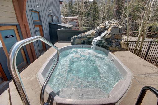 Outdoor Community Hot Tub at the Dakota Lodge