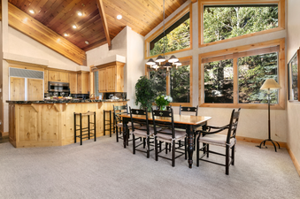05 Trails End Lodge 304