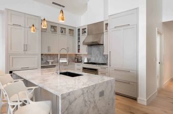 06 Kitchen