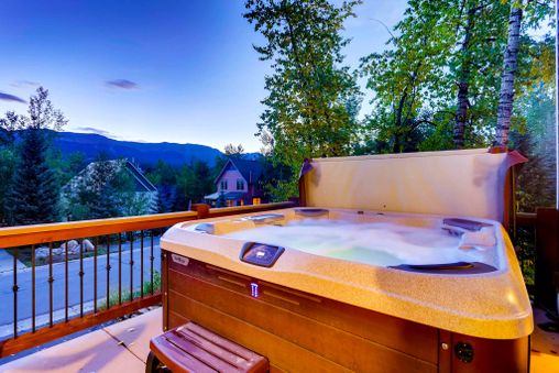 Private Outdoor Hot Tub
